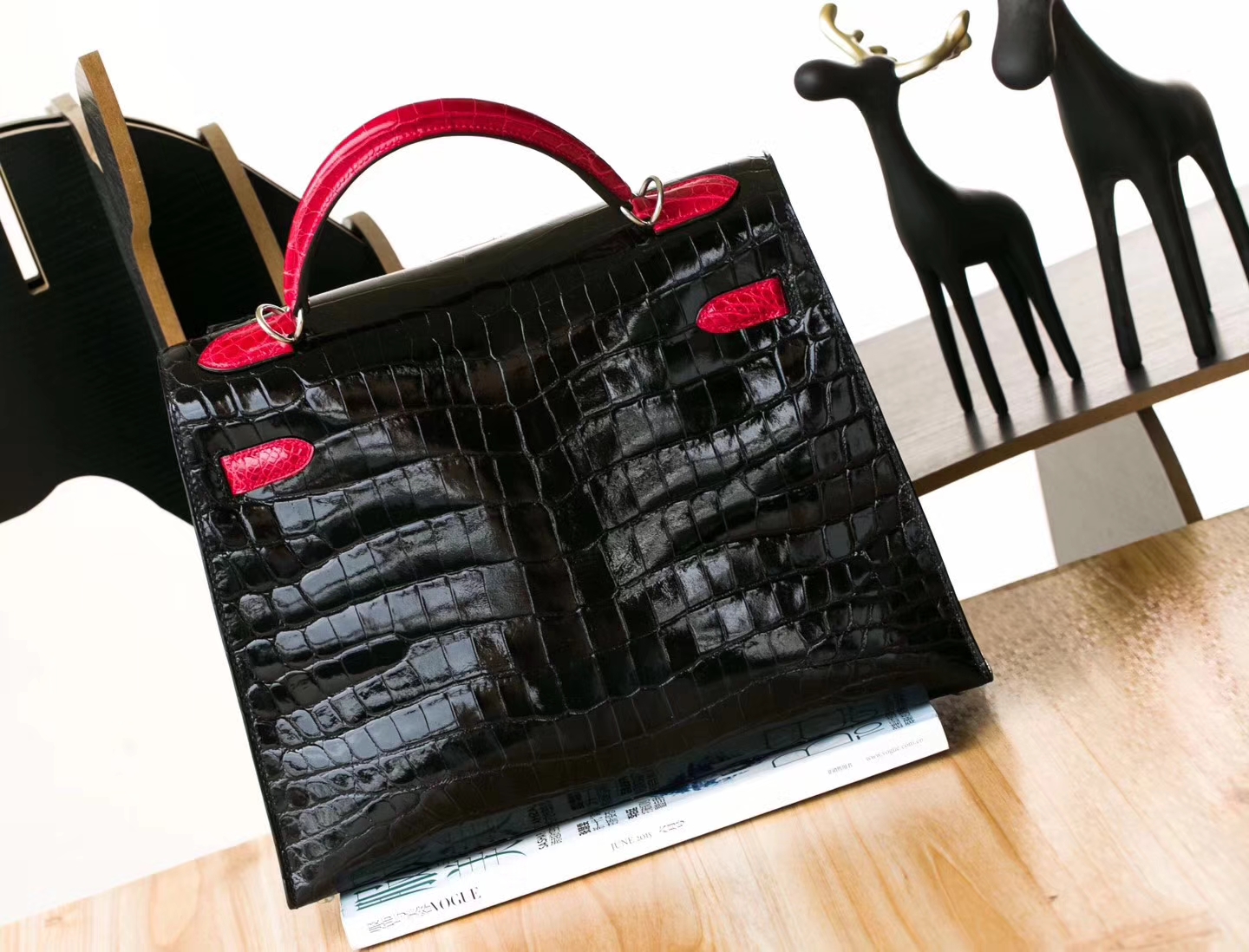 爱马仕新款凯莉包 Hermes Kelly32cm 黑色拼红色亮面鳄鱼皮 银扣