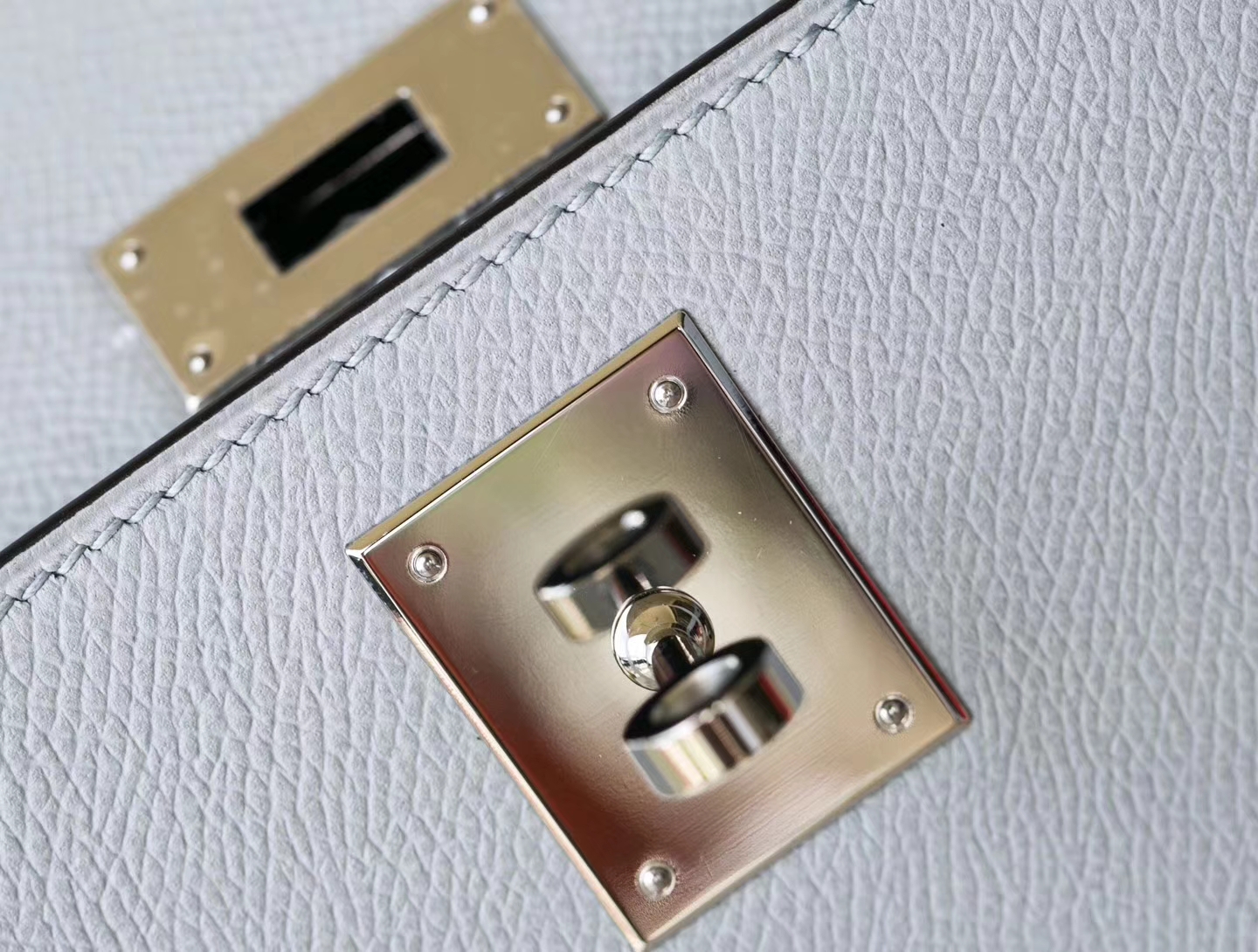 爱马仕凯莉包尺寸 Hermes Kelly28CM 8U冰川蓝原厂Epsom牛皮 银扣