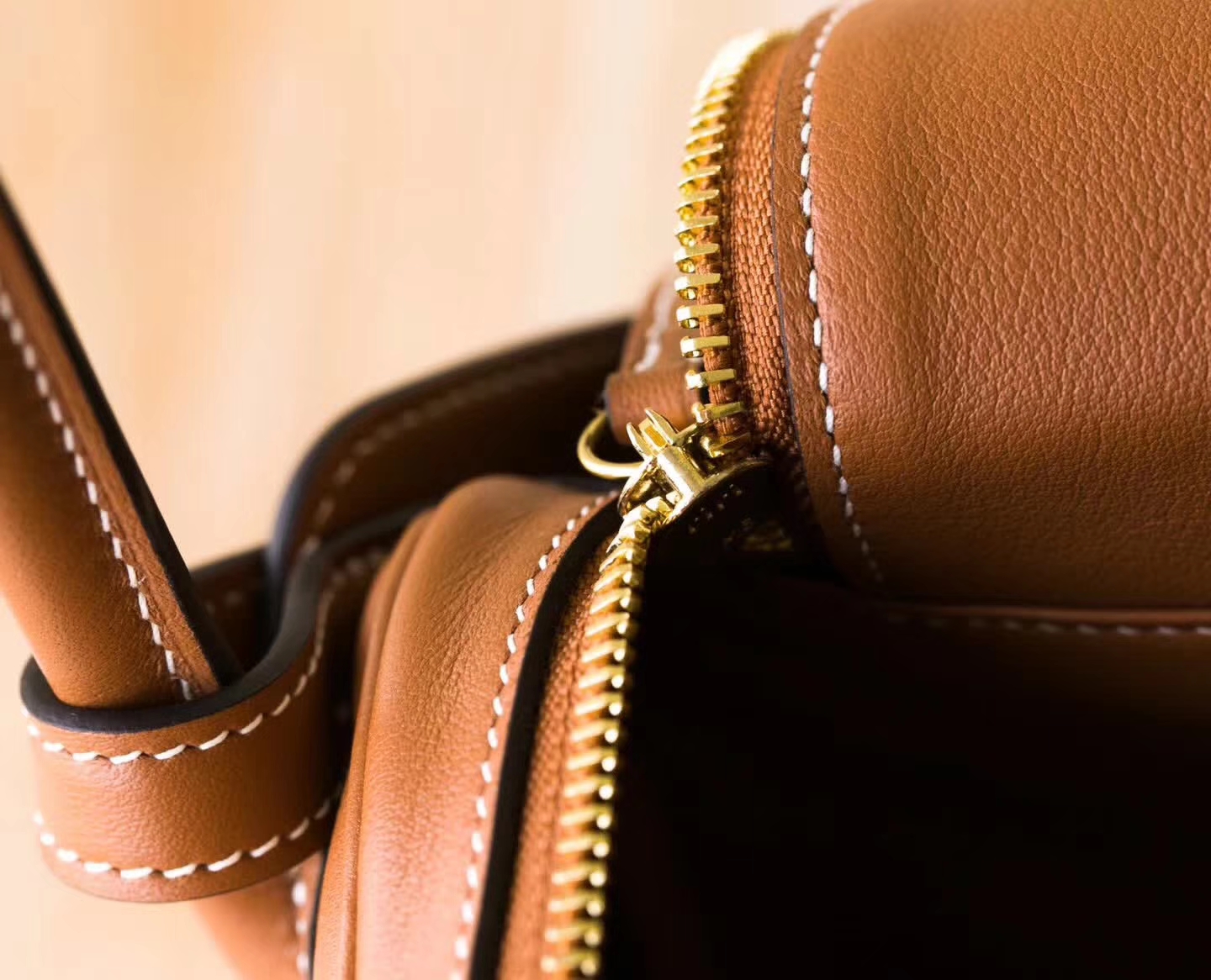 爱马仕琳迪包价格 Hermes Lindy 34CM CK37金色顶级Swift牛皮 金扣