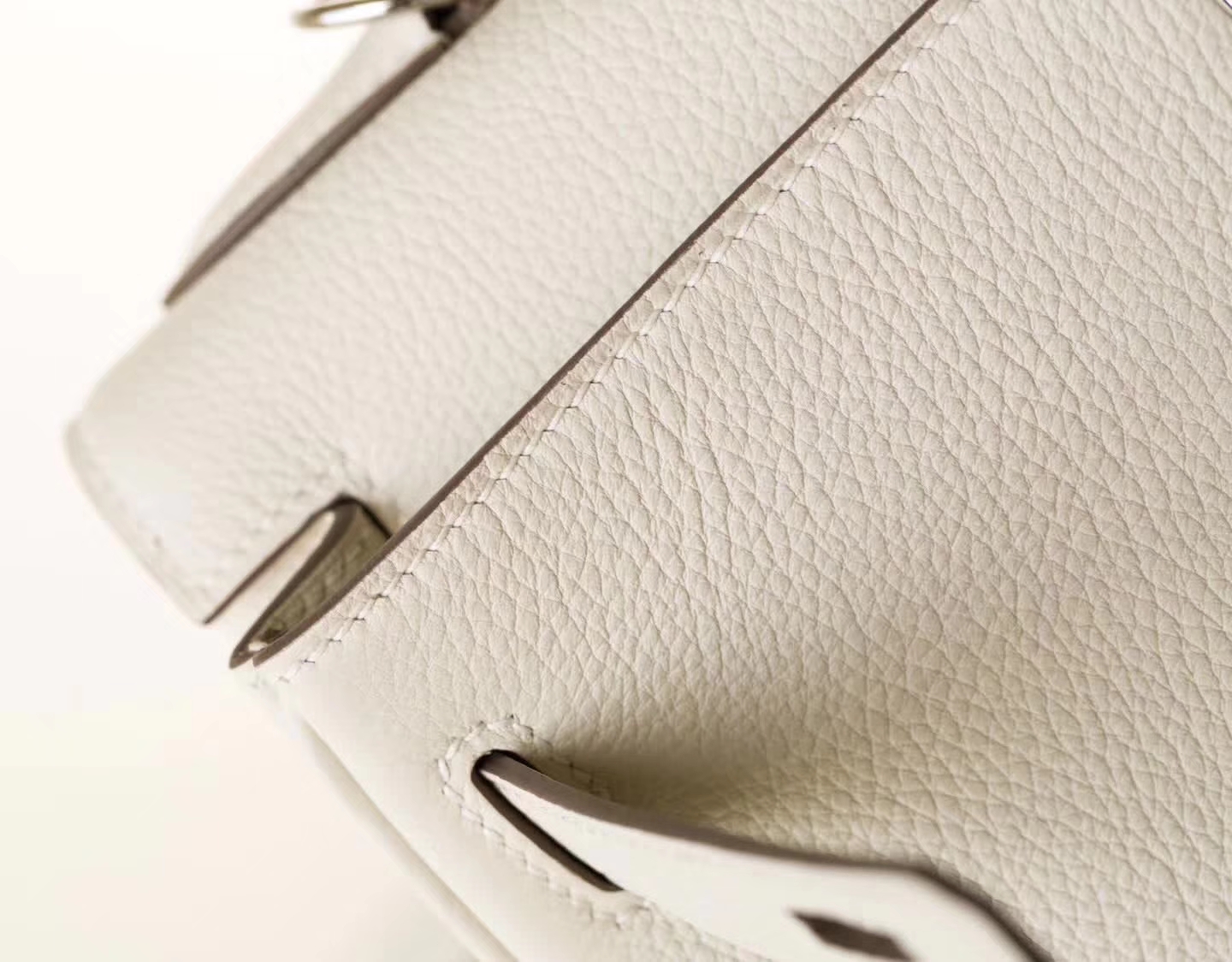 爱马仕Kelly女包 Hermes CK10奶昔白原厂Togo牛皮凯莉包28CM 银扣