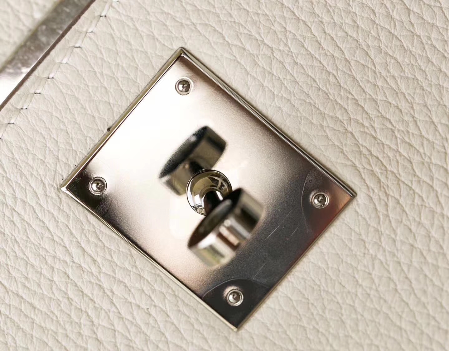 爱马仕Kelly女包 Hermes CK10奶昔白原厂Togo牛皮凯莉包28CM 银扣
