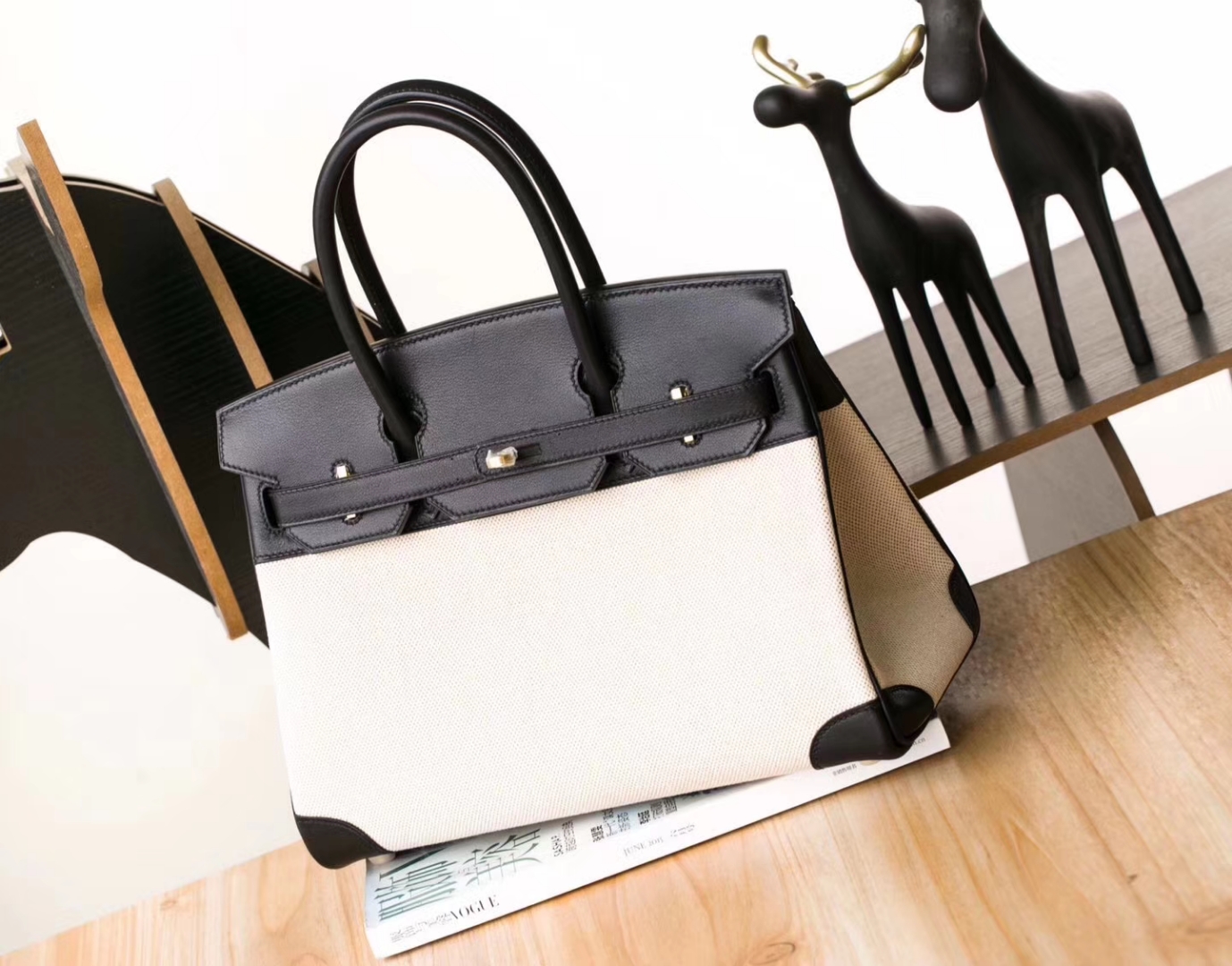 Hermes包包官网 爱马仕黑色Swift皮拼奶昔白帆布Birkin30铂金包 金扣