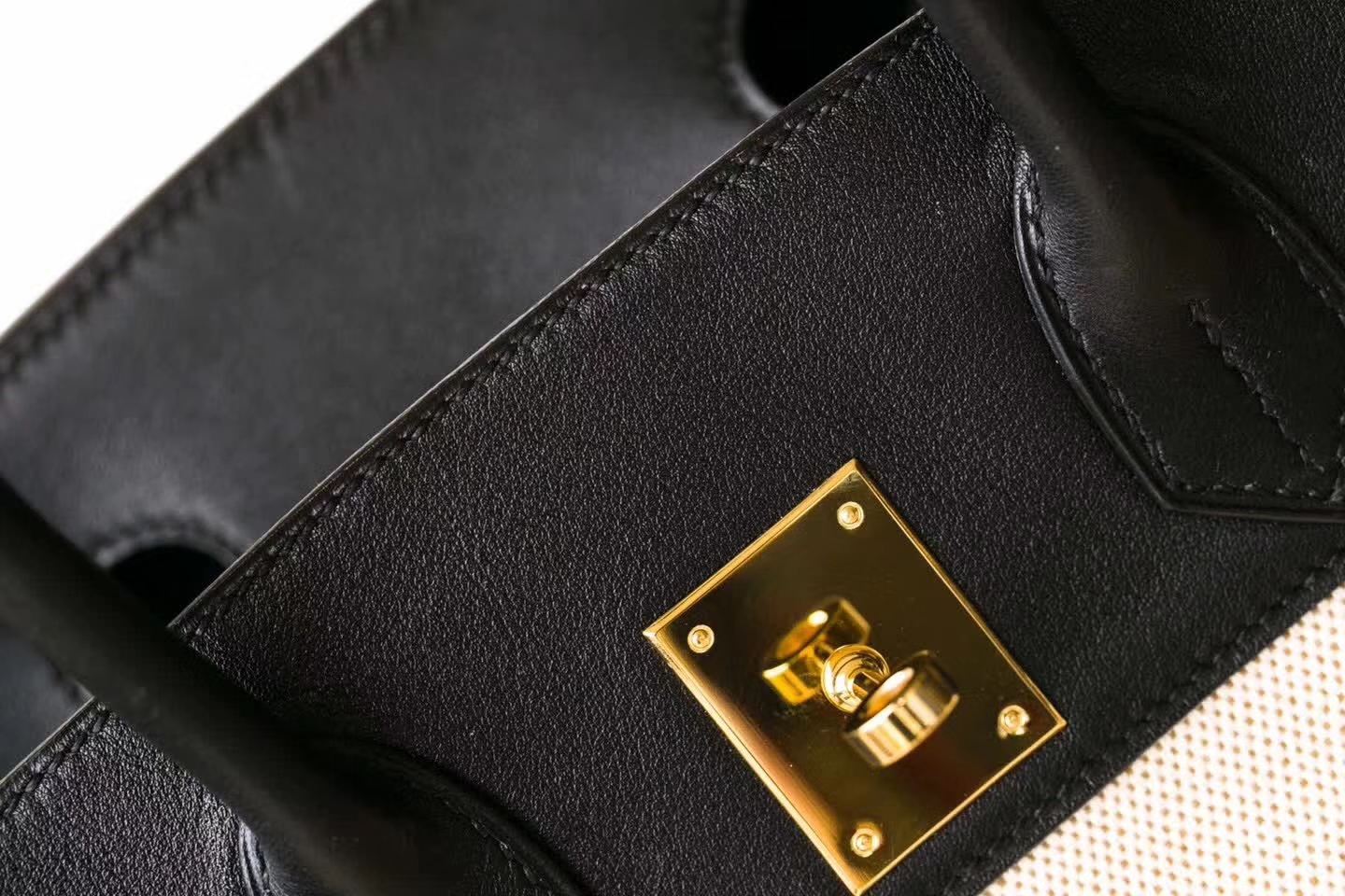 Hermes包包官网 爱马仕黑色Swift皮拼奶昔白帆布Birkin30铂金包 金扣