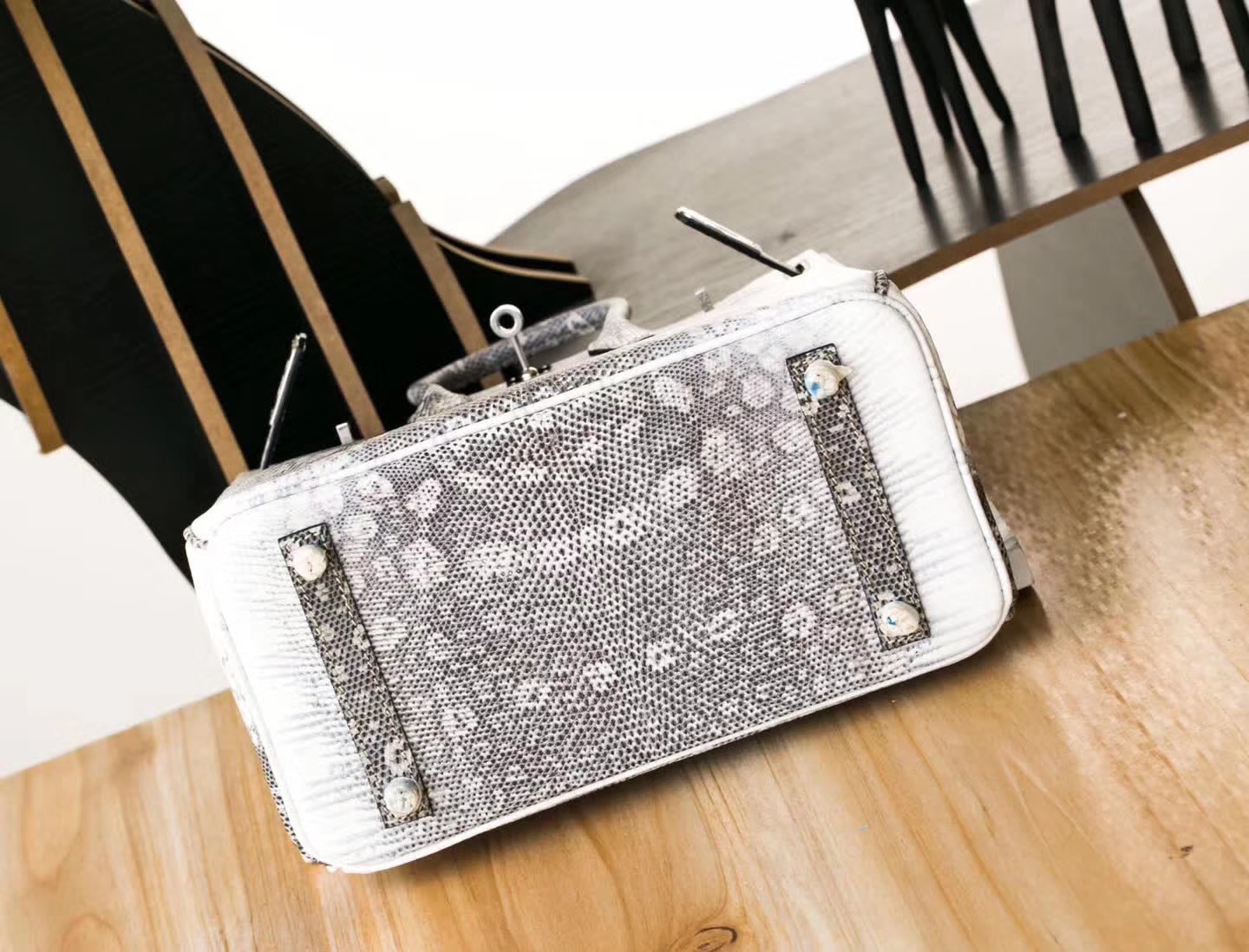 Hermes包包官网 爱马仕雪花蜥蜴皮铂金包自然色Birkin25CM 银扣