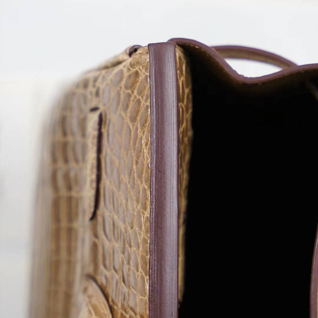 Hermes Birkin30CM 爱马仕卡其色亮面两点鳄鱼皮铂金包 金扣