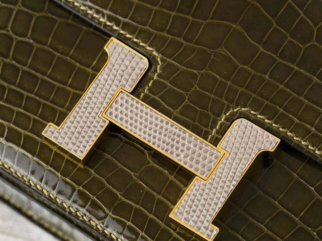 爱马仕空姐包价格 Hermes Constance19CM 橄榄绿亮面鳄鱼皮 钻石扣