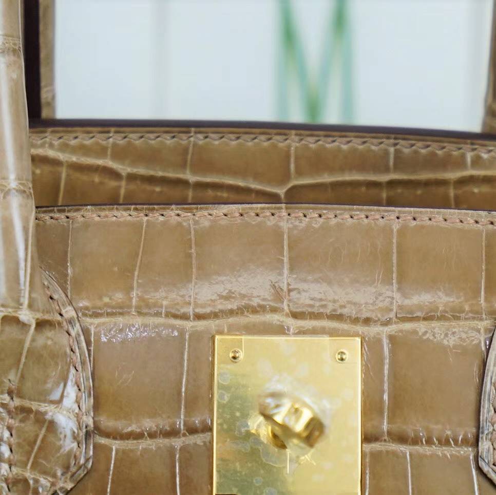 Hermes Birkin30CM 爱马仕卡其色亮面两点鳄鱼皮铂金包 金扣