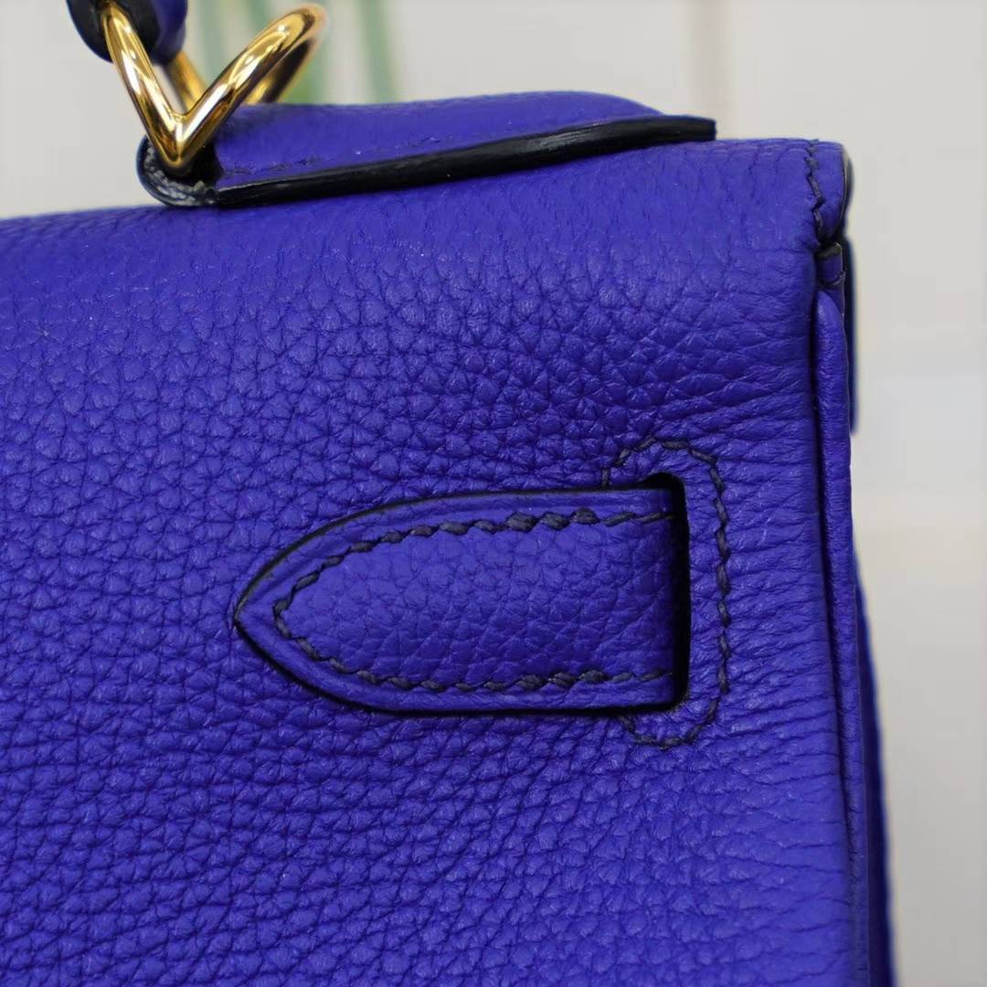 爱马仕凯莉包价格 Hermes Kelly28CM 7T电光蓝顶级Togo牛皮 金扣