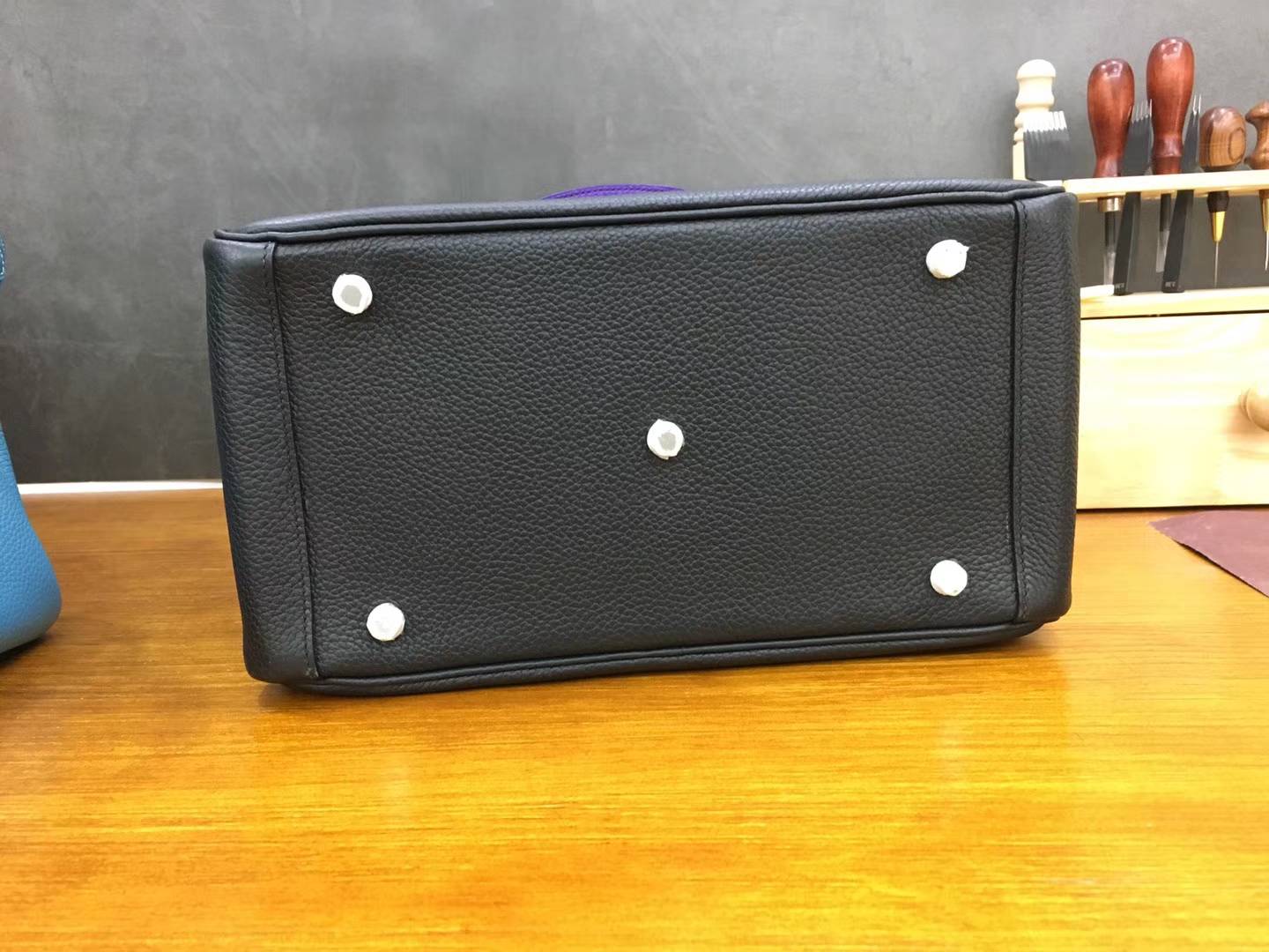 爱马仕琳迪包 Hermes Lindy30CM 黑色内拼梦幻紫顶级Togo牛皮 银扣