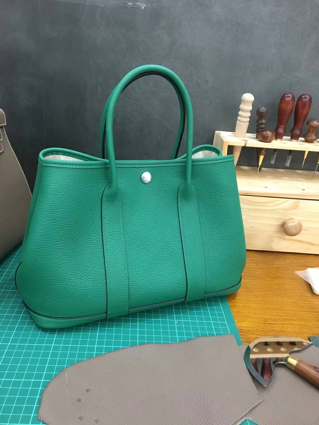爱马仕新款女包 Hermes Togo牛皮Garden Party花园包30CM U4丝绒绿 银扣