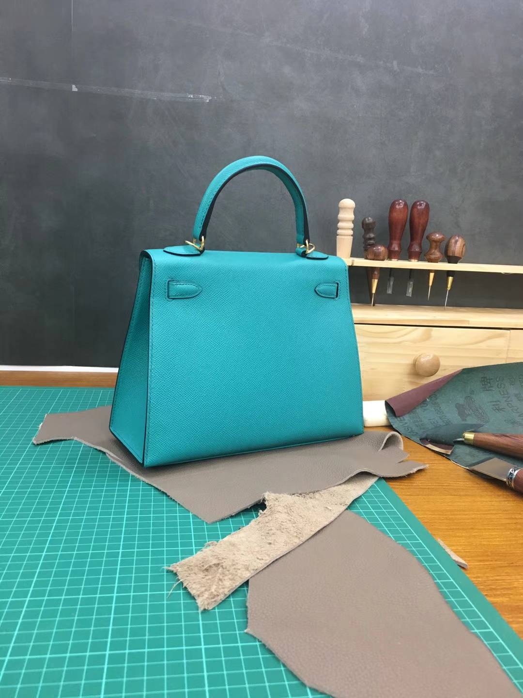 Hermes Kelly25CM 爱马仕7F孔雀蓝原厂十字纹牛皮凯莉包 金扣