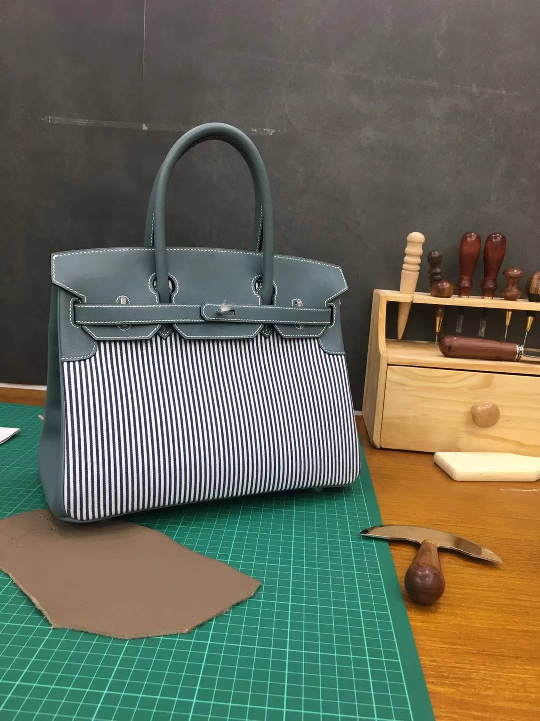 爱马仕Birkin包包 Hermes75牛仔蓝原厂Swift牛皮拼帆布铂金包Birkin30CM 银扣