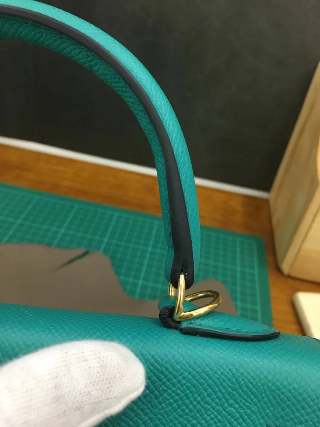 Hermes Kelly25CM 爱马仕7F孔雀蓝原厂十字纹牛皮凯莉包 金扣