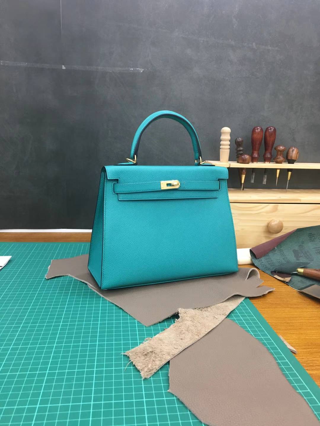 Hermes Kelly25CM 爱马仕7F孔雀蓝原厂十字纹牛皮凯莉包 金扣