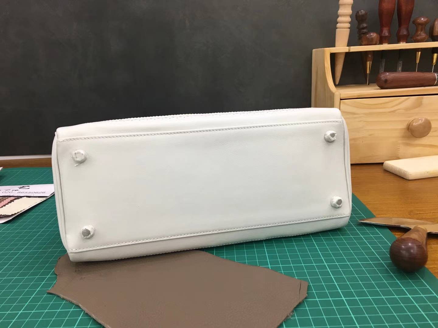 爱马仕蕾丝款凯莉包 Hermes Kelly28CM珍珠灰原厂Swift牛皮 银扣