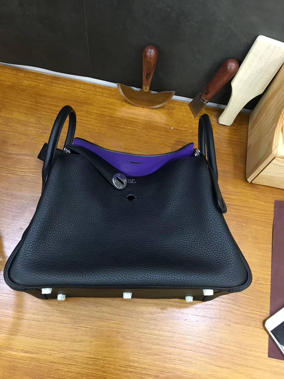 爱马仕琳迪包 Hermes Lindy30CM 黑色内拼梦幻紫顶级Togo牛皮 银扣