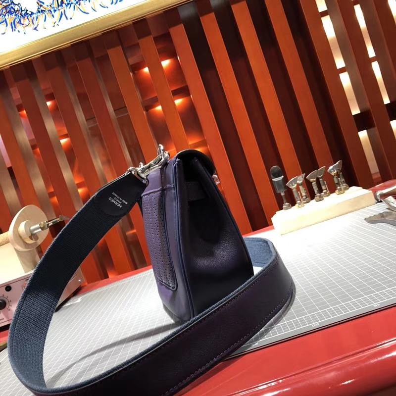 爱马仕线条包 Hermes Berline20CM 紫罗兰色原厂Swift牛皮斜挎包 银扣