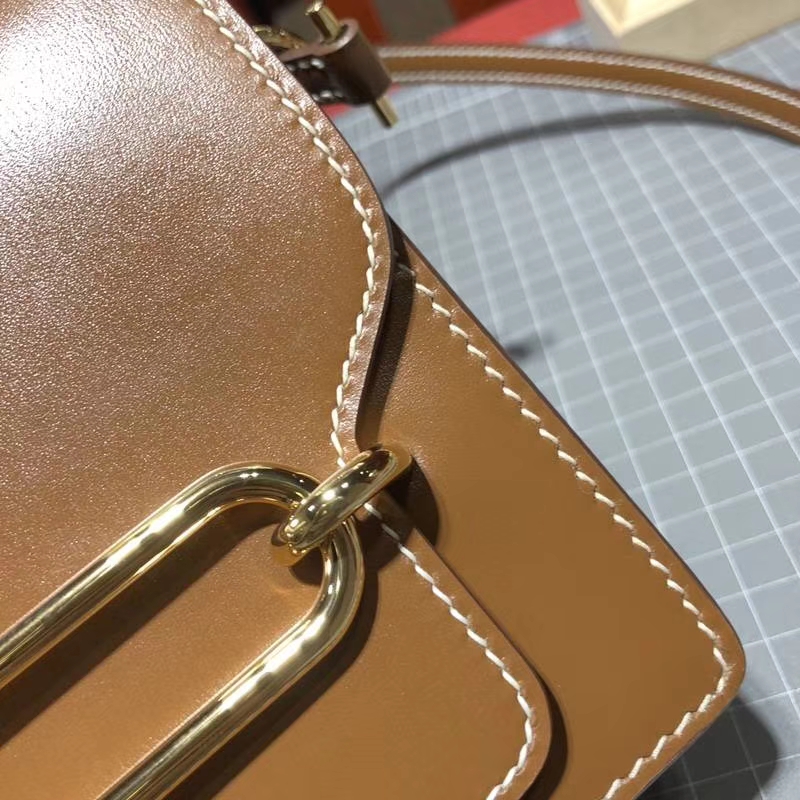 爱马仕包包官网 Hermes Roulis19CM 土黄色顶级Box牛皮 金扣
