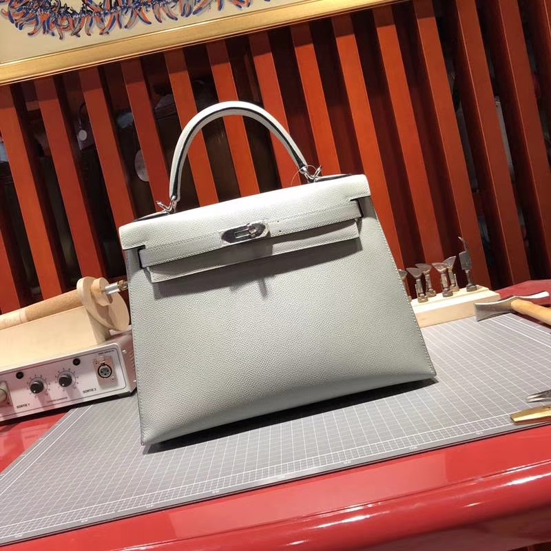 爱马仕凯莉包多少钱 Hermes Kelly28CM 海鸥灰手掌纹牛皮 银扣