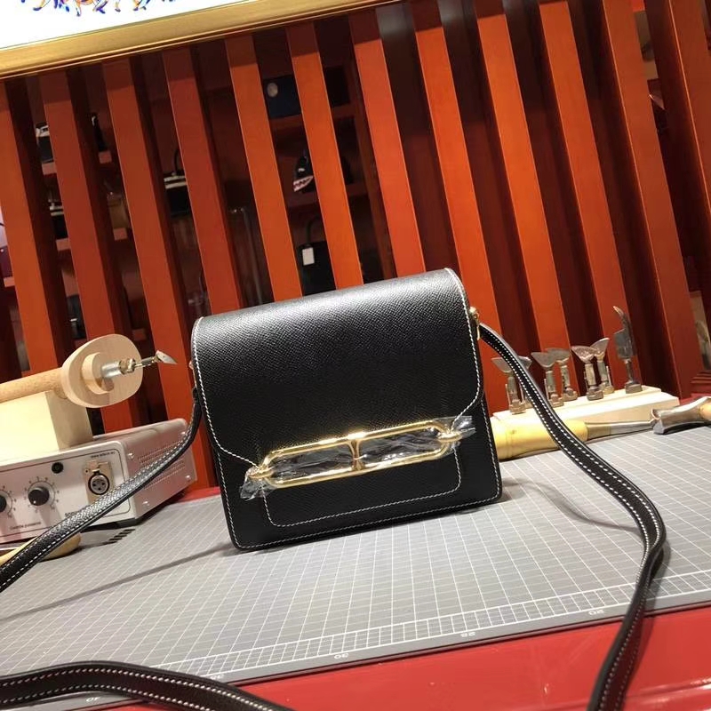 Hermes Roulis19CM 爱马仕Epsom牛皮猪鼻子包单肩斜挎女包 黑色 金扣