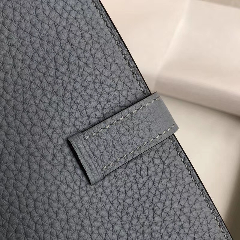 爱马仕钱包价格 Hermes Bearn 冰川蓝Togo牛皮西装夹长款钱夹 银扣