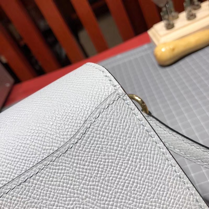 爱马仕包包官网 Hermes Roulis19CM 海鸥灰十字纹牛皮猪鼻子包 金扣