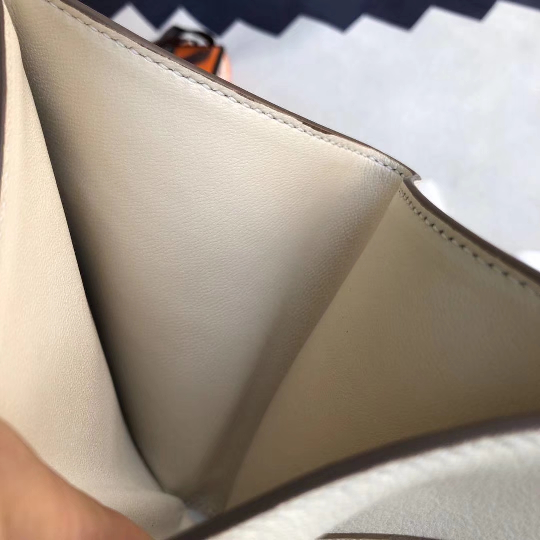 爱马仕短款钱包 Hermes Bearn钱夹 奶昔白Swift牛皮H扣钱夹 银扣