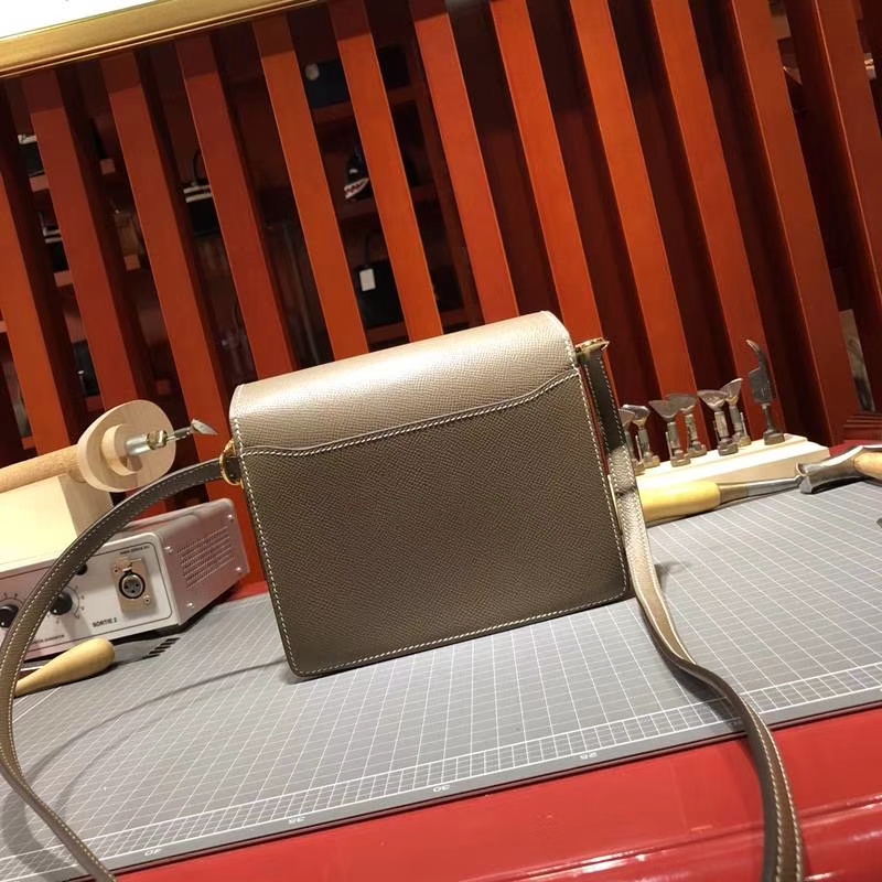 Hermes Roulis19cm 爱马仕大象灰手掌纹牛皮Roulis19cm猪鼻子包 金扣