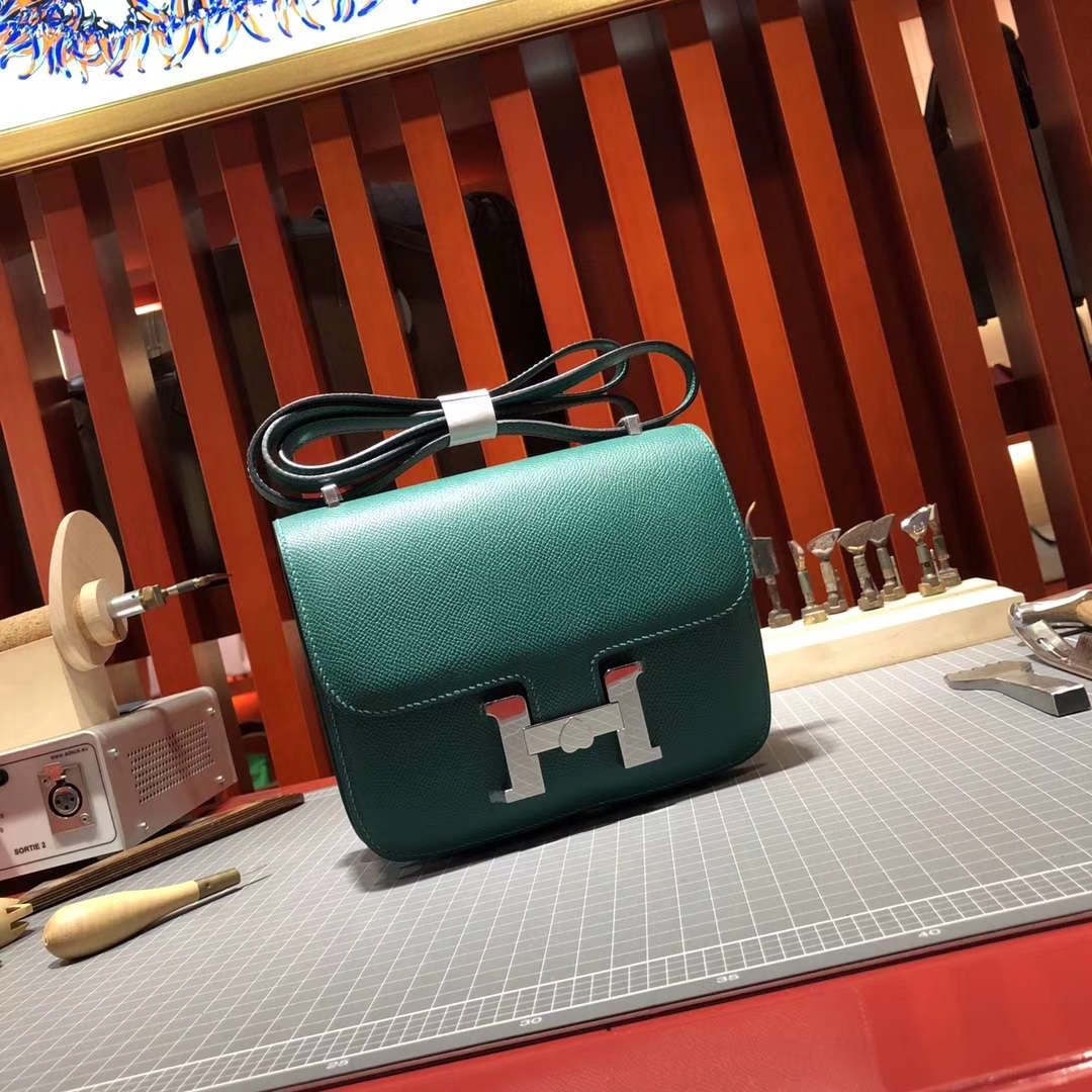 Hermes包包官网 爱马仕孔雀绿原厂epsom牛皮空姐包Constance19CM 银扣