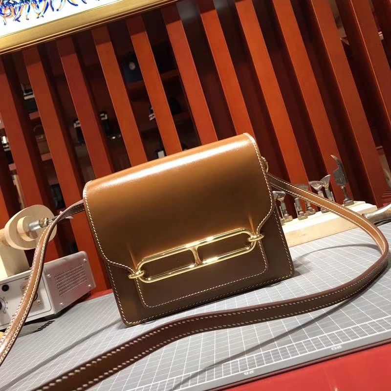 爱马仕包包官网 Hermes Roulis19CM 土黄色顶级Box牛皮 金扣