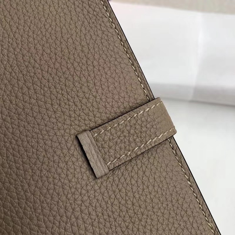 Hermes Bearn钱夹 爱马仕原厂Togo牛皮西装夹长款钱包 浅灰色 金扣