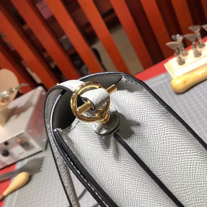 爱马仕包包官网 Hermes Roulis19CM 海鸥灰十字纹牛皮猪鼻子包 金扣