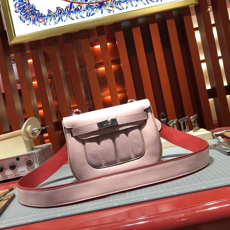 爱马仕新款包包 Hermes Berline20CM 3Q粉色拼番茄红Swift牛皮线条包