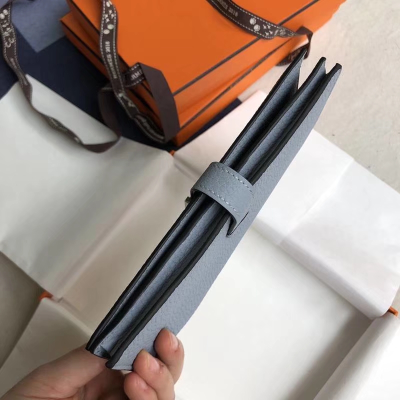 爱马仕钱包价格 Hermes Bearn 冰川蓝Togo牛皮西装夹长款钱夹 银扣
