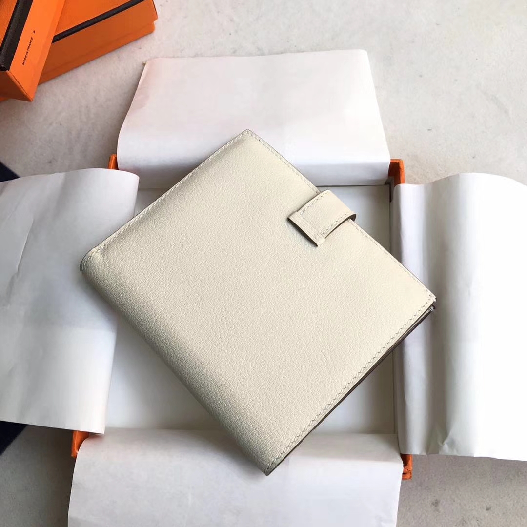 爱马仕短款钱包 Hermes Bearn钱夹 奶昔白Swift牛皮H扣钱夹 银扣