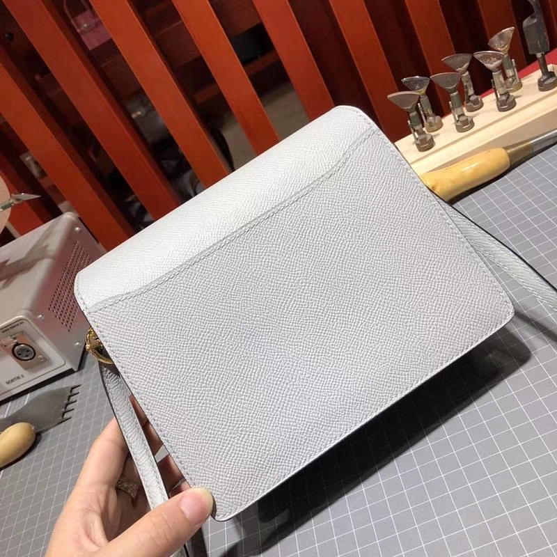 爱马仕包包官网 Hermes Roulis19CM 海鸥灰十字纹牛皮猪鼻子包 金扣