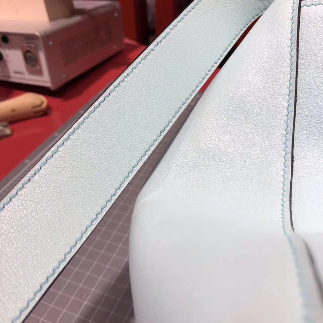 爱马仕琳迪包Lindy30CM Hermes原厂Swift牛皮3P马卡龙蓝 金扣