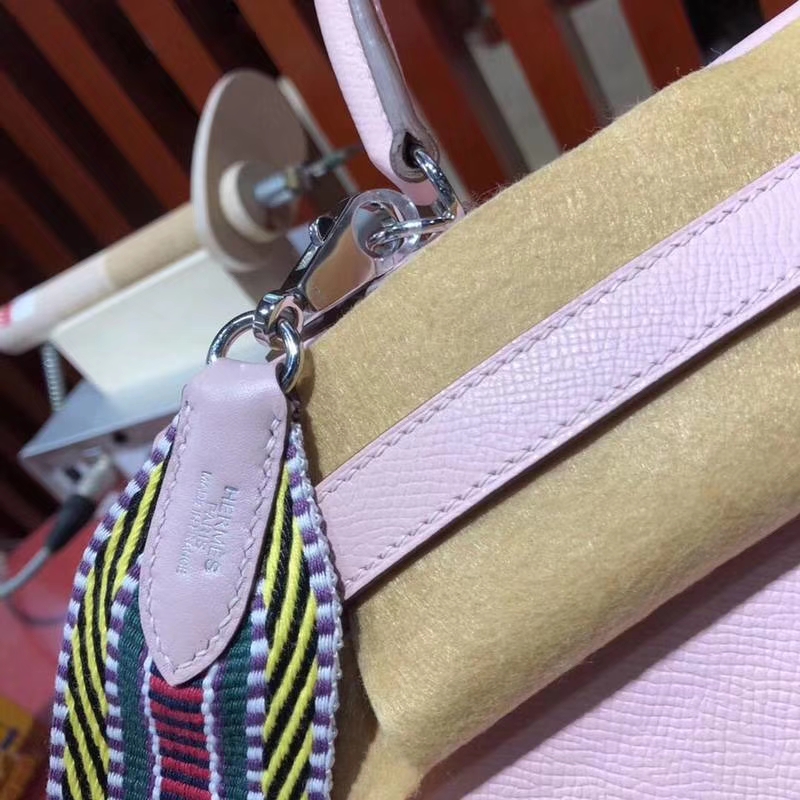 爱马仕新款凯莉包 Hermes Kelly28CM 3Q粉色Epsom牛皮 搭配新款织带 银扣