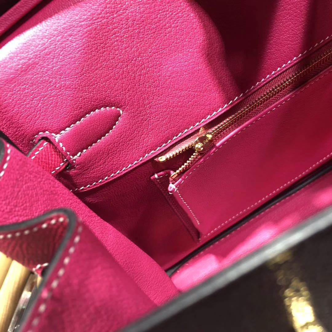 Hermes包包官网 爱马仕黑色拼玫红原厂十字纹牛皮Birkin30铂金包 金扣