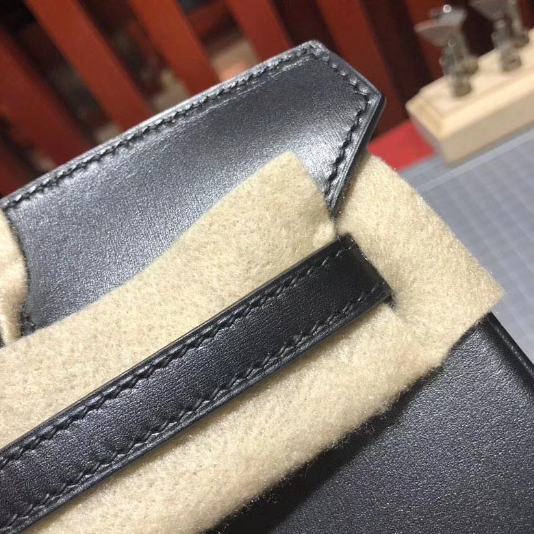 爱马仕铂金包价格 Hermes Birkin25CM 黑色原厂Box牛皮 金扣