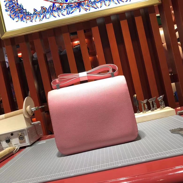 Hermes包包官网 爱马仕奶昔粉Epsom牛皮空姐包Constance24CM 银扣