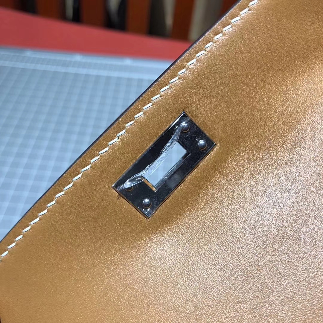 爱马仕包包价格 Hermes Minikelly2代 37金棕色原厂Epsom牛皮迷你凯莉包 银扣