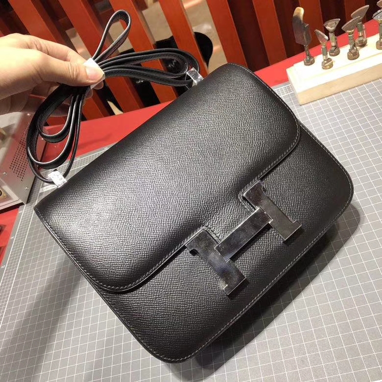 Hermes Constance24CM 爱马仕黑色Epsom牛皮康斯坦空姐包 银扣