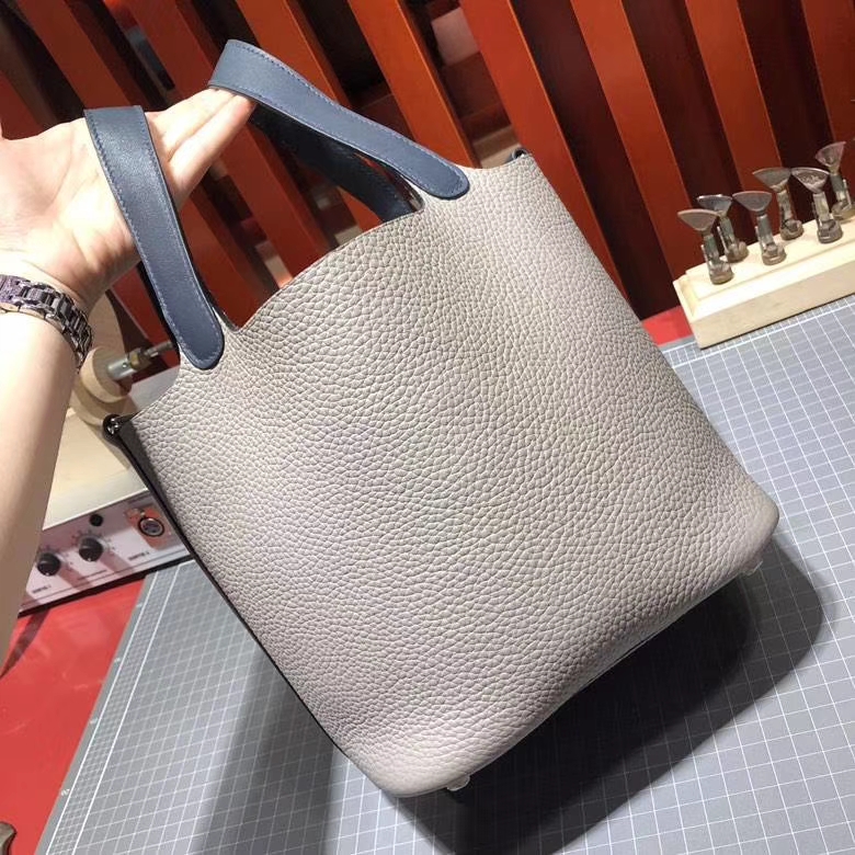 爱马仕菜篮子包 Hermes Picotin Lock18cm 冰川灰Clemence牛皮拼深蓝色Swift牛皮