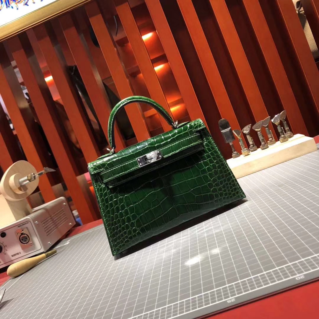 爱马仕Minikelly2代手包 Hermes亮光鳄鱼皮迷你凯莉包 6Q祖母绿 银扣