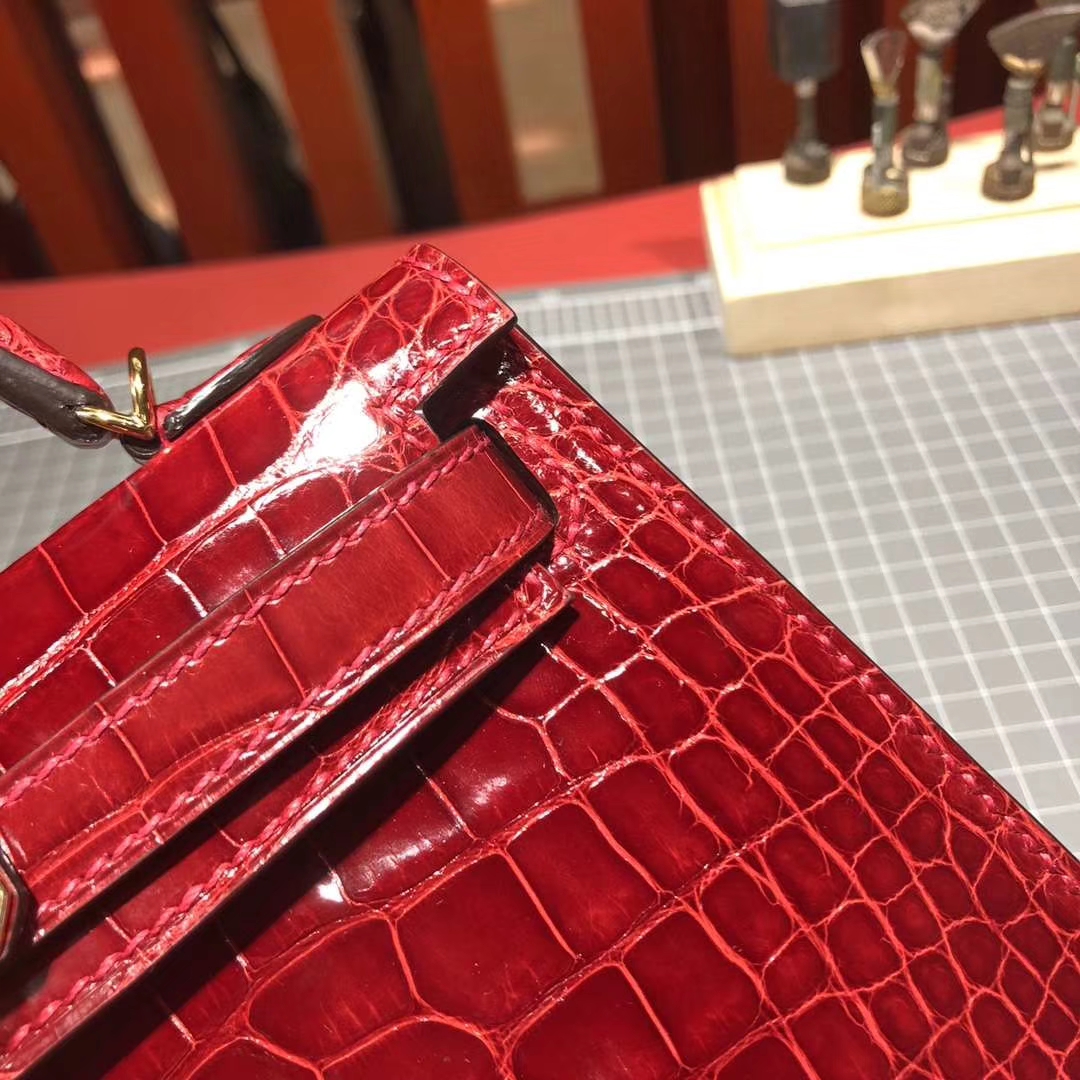 Hermes Minikelly2代 爱马仕Q5中国红美洲鳄鱼皮迷你凯莉包晚宴包 金扣