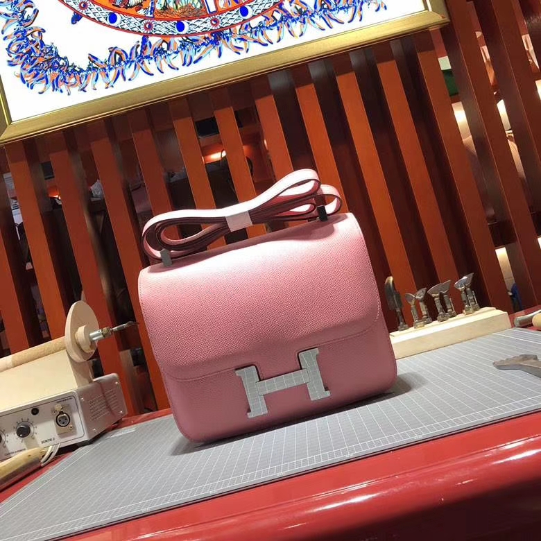 Hermes包包官网 爱马仕奶昔粉Epsom牛皮空姐包Constance24CM 银扣