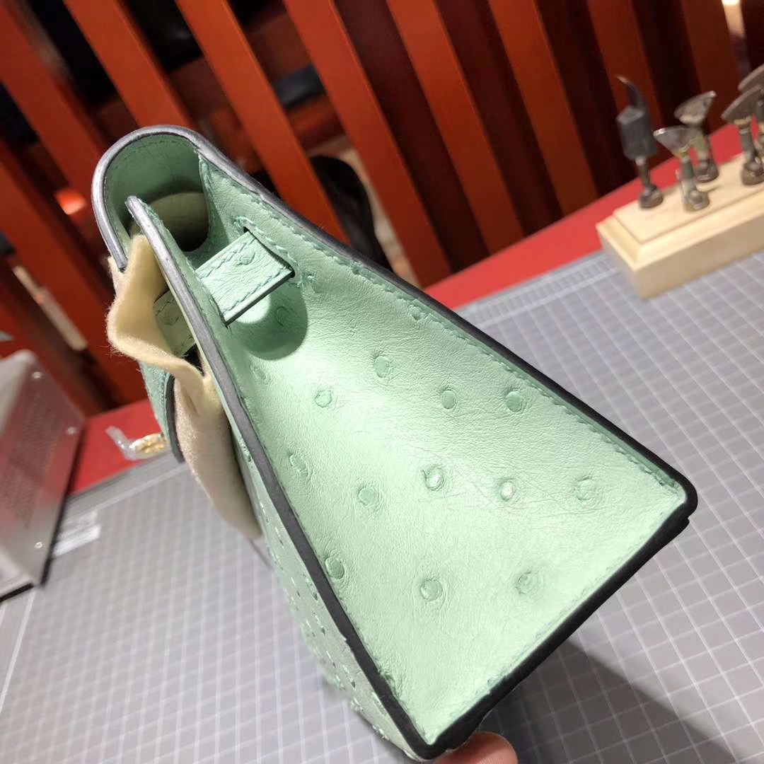 爱马仕新款包包 Hermes Minikelly Pochette冰淇淋绿顶级鸵鸟皮迷你凯莉包 金扣