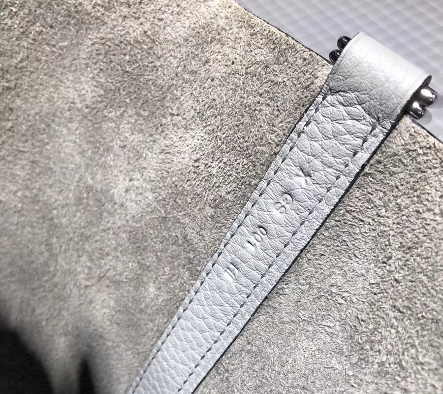 爱马仕水桶包 Hermes Picotin Lock18CM 海鸥灰Clemence牛皮 银扣