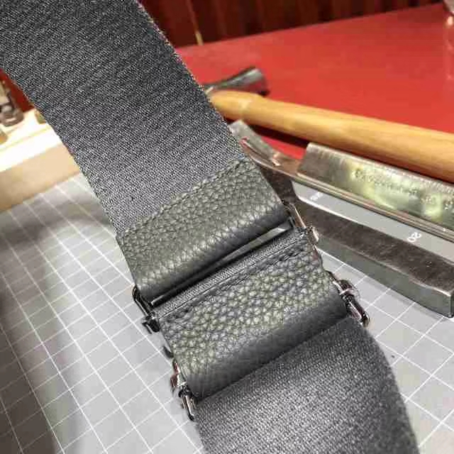 Hermes新款包包 爱马仕锡器灰Togo牛皮伊芙林包Evelyne28cm 银扣